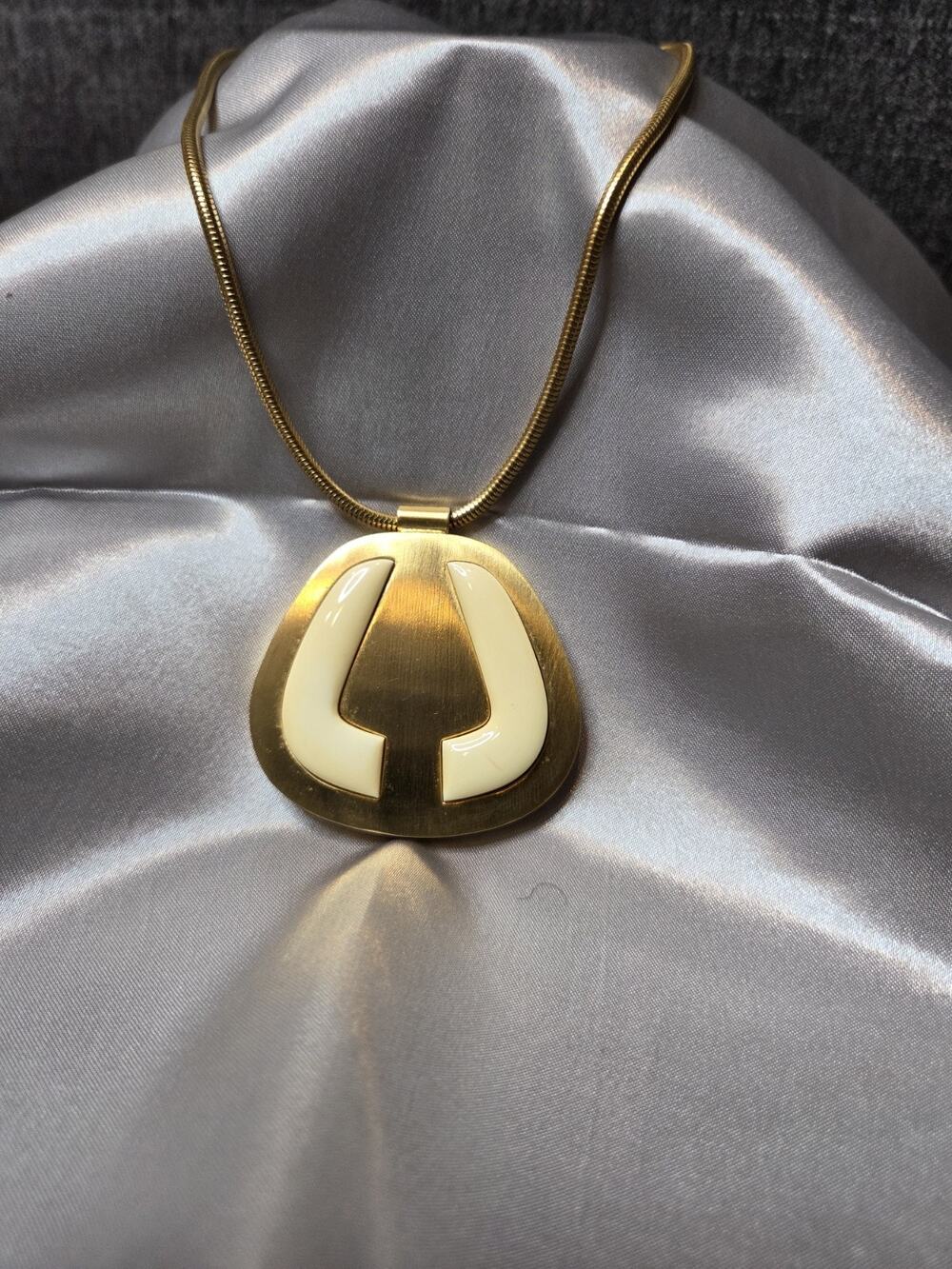 Vintage Lanvin Paris Signed Gold Tone Cream Resin Statement Pendant Necklace 16"